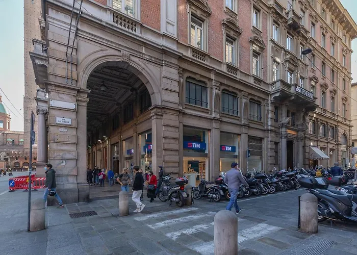 Bologna Piazza Del Nettuno Apartment